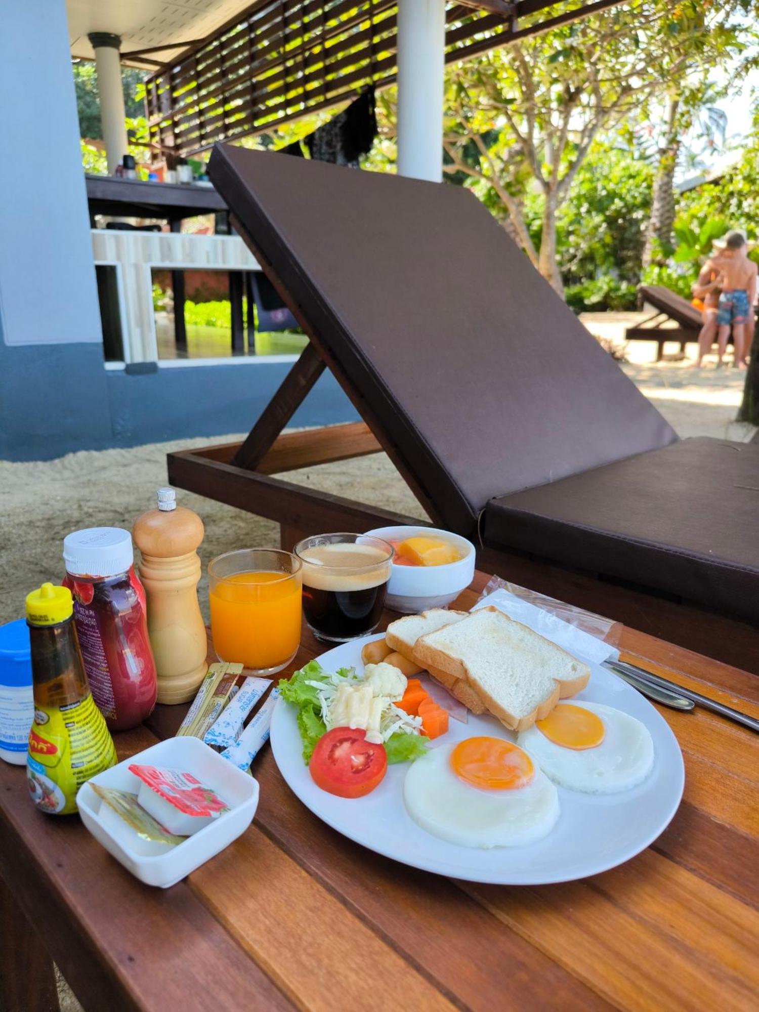 Maenam Villa Hotel Мае Нам Екстериор снимка