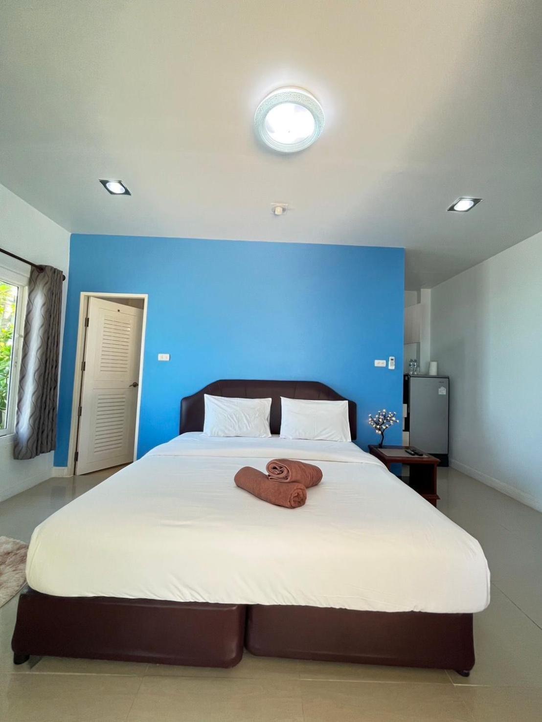 Maenam Villa Hotel Мае Нам Екстериор снимка