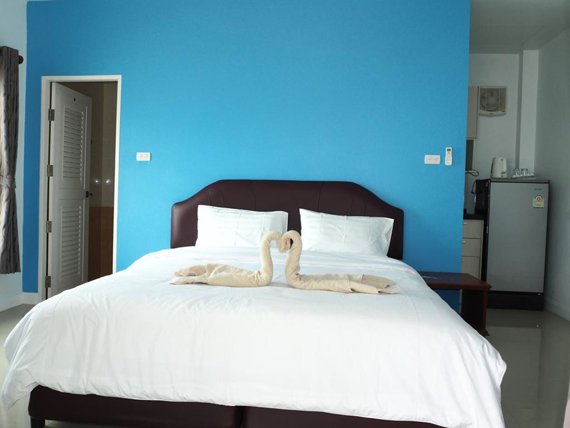 Maenam Villa Hotel Мае Нам Екстериор снимка